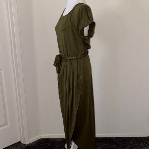 Chic Olive Maxi Dress with Belt - Picture 3 of 9
